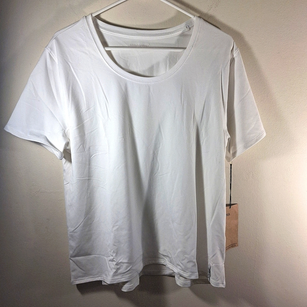 NWT Erika Harvey Women's White Short Sleeve Round Neck Tee Size L